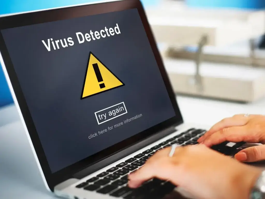 12 consejos útiles para optimizar la durabilidad y mejorar el rendimiento de tu Notebook y MacBook - virus detected alert hacking piracy risk shield